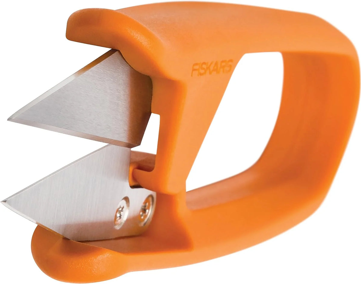 Fiskars Thread Snip Scissors, Gray Orange 7.13 x 3.75 x 0.63