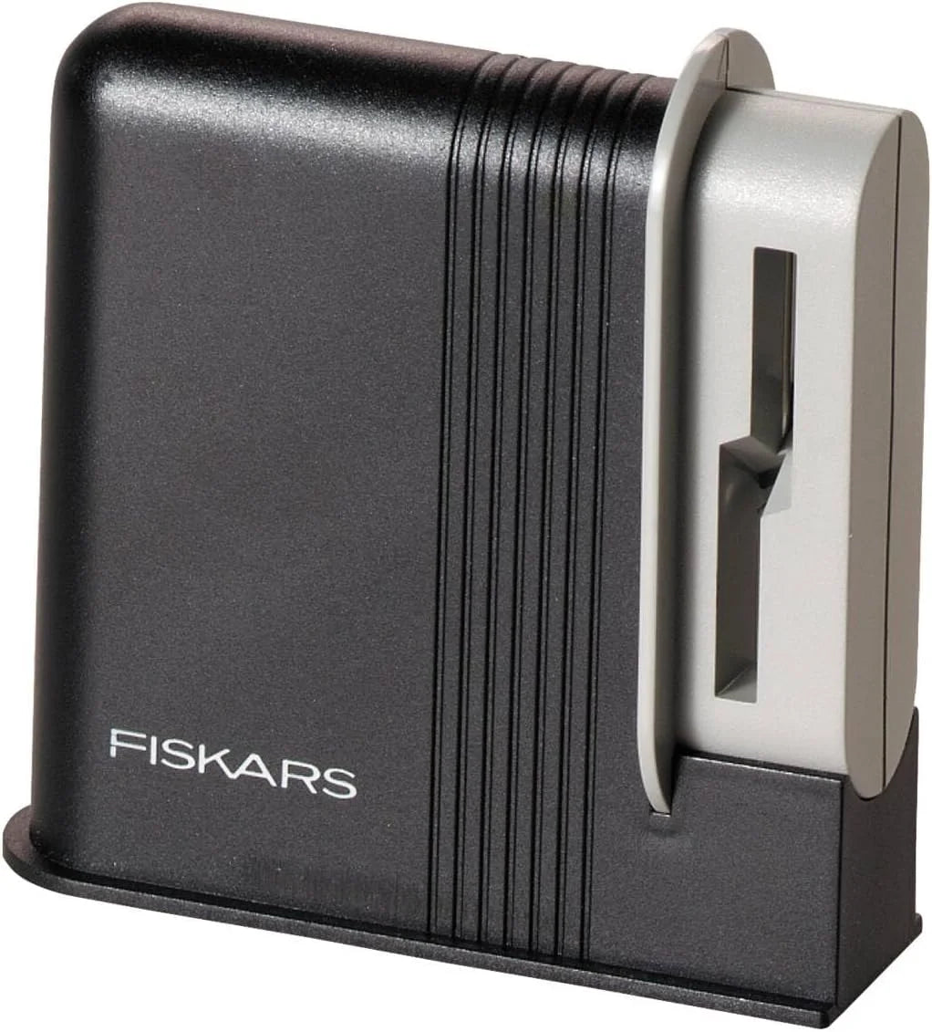 Fiskars Clip-Sharp Scissors Sharpener, Total Length: 4 cm, plastic, 1000812