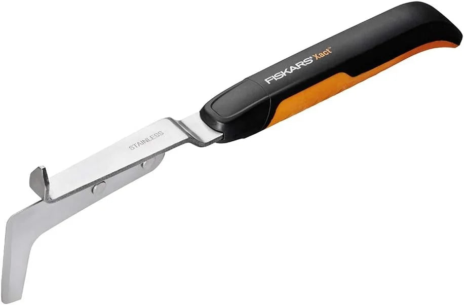 Fiskars Xact Manual Hand Edger, Lawn & Garden Edging Tool, Silver/Black